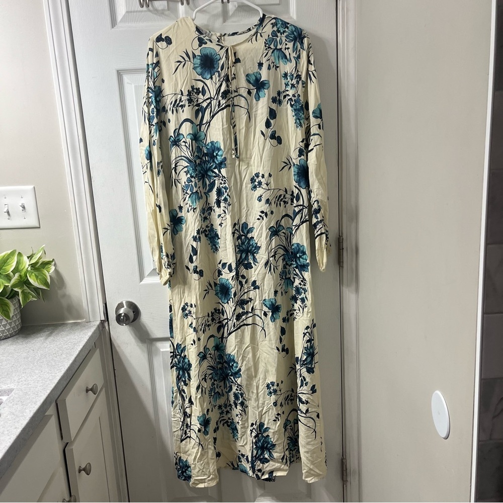 Tavin boutique modest flowy floral print midi dress